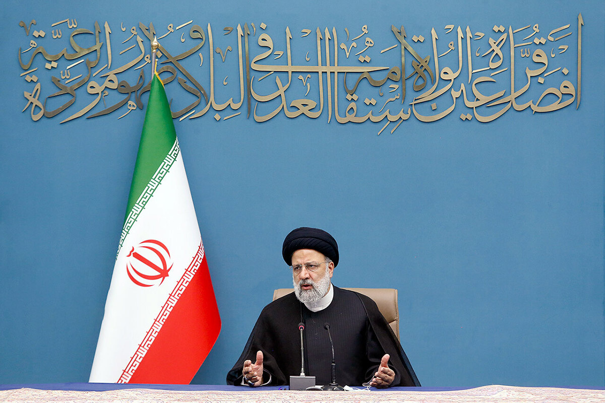 کنایه تند رئیسی به بانکها/ماجرا چیست؟ کنایه تند رئیسی به بانکها/ماجرا چیست؟