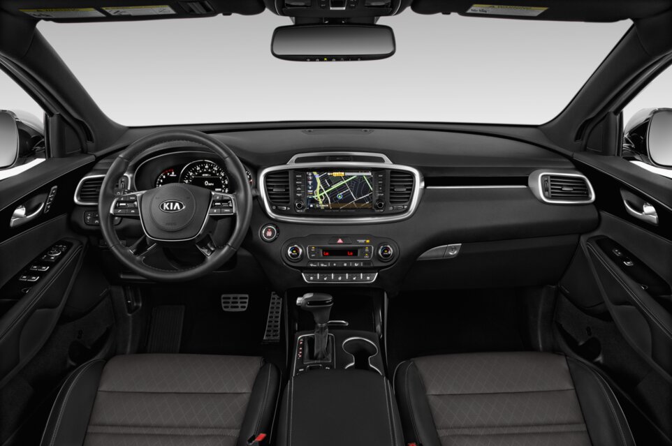 فروش این خودرو، چهار برابر گرانتر از نرخ جهانی+ عکس