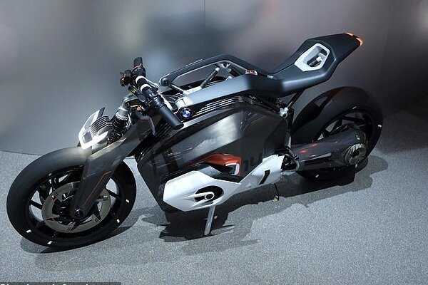 سرنوشت ویراژ موتورسیکلت میلیاردی در اصفهان + عکس