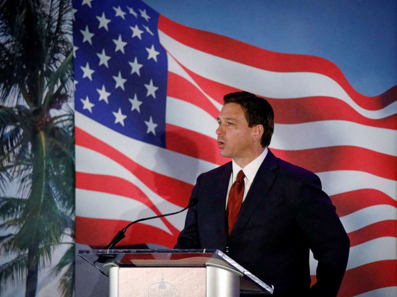 خبر فوری: خطرناکترین رقیب ترامپ با حمایت «ایلان ماسک» میآید خبر فوری: خطرناکترین رقیب ترامپ با حمایت «ایلان ماسک» میآید