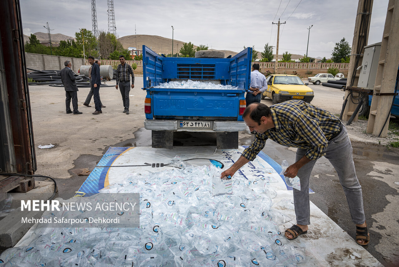 آب در شهرکرد پاکتی شد! + عکس