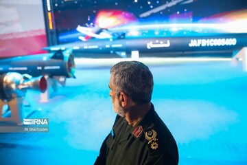 رونمایی سپاه از یک موشک جدید+ گزارش تصویری