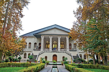 این باغ زیبا، ۲۰ هزار تومان