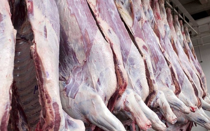 عرضه گوشت قرمز در مرداد امسال ۲۶ درصد کاهش داشت