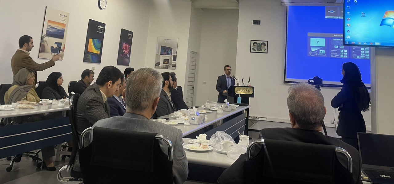 فروش مادیران تا پایان آذر از مرز 5 هزار میلیارد تومان عبور می کند فروش مادیران تا پایان آذر از مرز 5 هزار میلیارد تومان عبور می کند