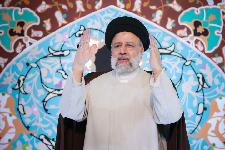 شهید ابراهیم رییسی در رواق دارالسلام حرم امام رضا (ع) به خاک سپرده شد شهید ابراهیم رییسی در رواق دارالسلام حرم امام رضا (ع) به خاک سپرده شد