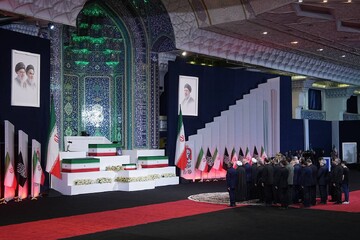 وداع سران قوا با رهبر شهید
